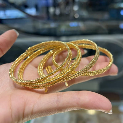 Elegant 18K Gold Elastic Bangle